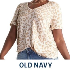 4X Old Navy Luxe Longer Flowy Voop Neck Tee in Giraffe Print